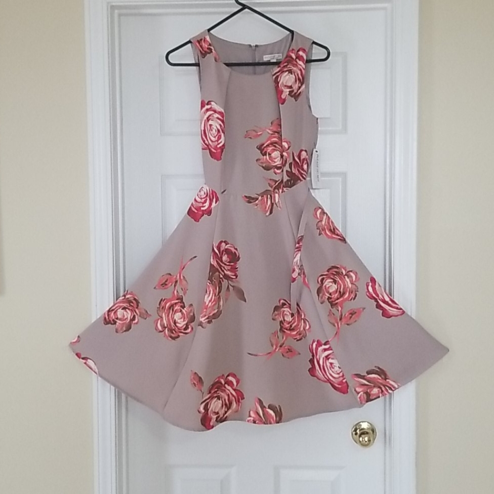 DRESS